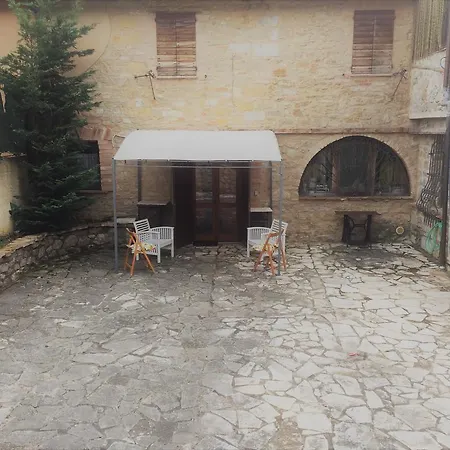 Casale Dei Gelsomini بيت للعطل كورتْشّانو